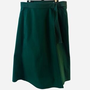 UNIQLO A-Line Wrap Skirt Forest Green Snap Front opening, Sz 6